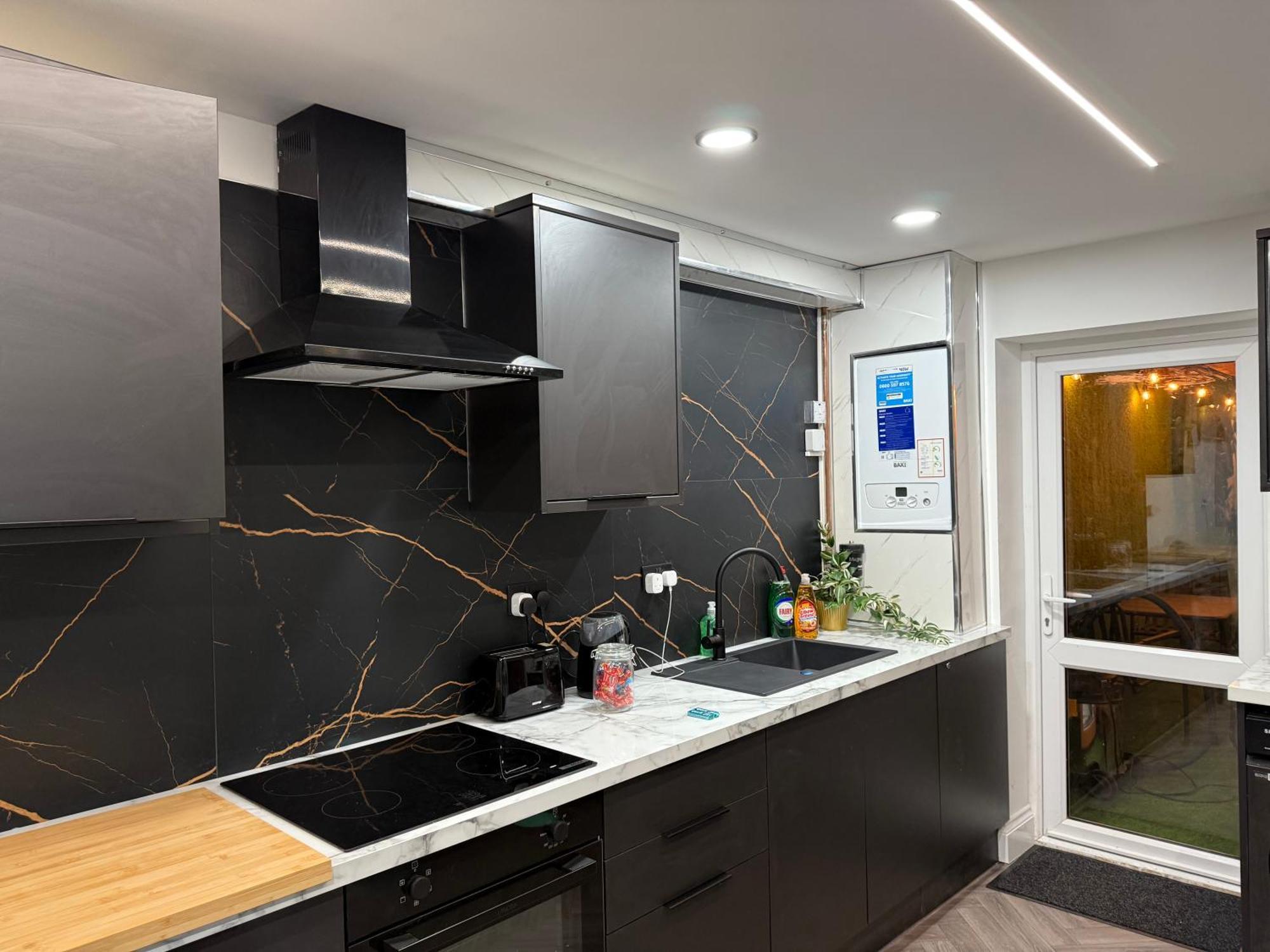 Birmingham City Centre- 9 Bed House With Free Parking Bagian luar foto