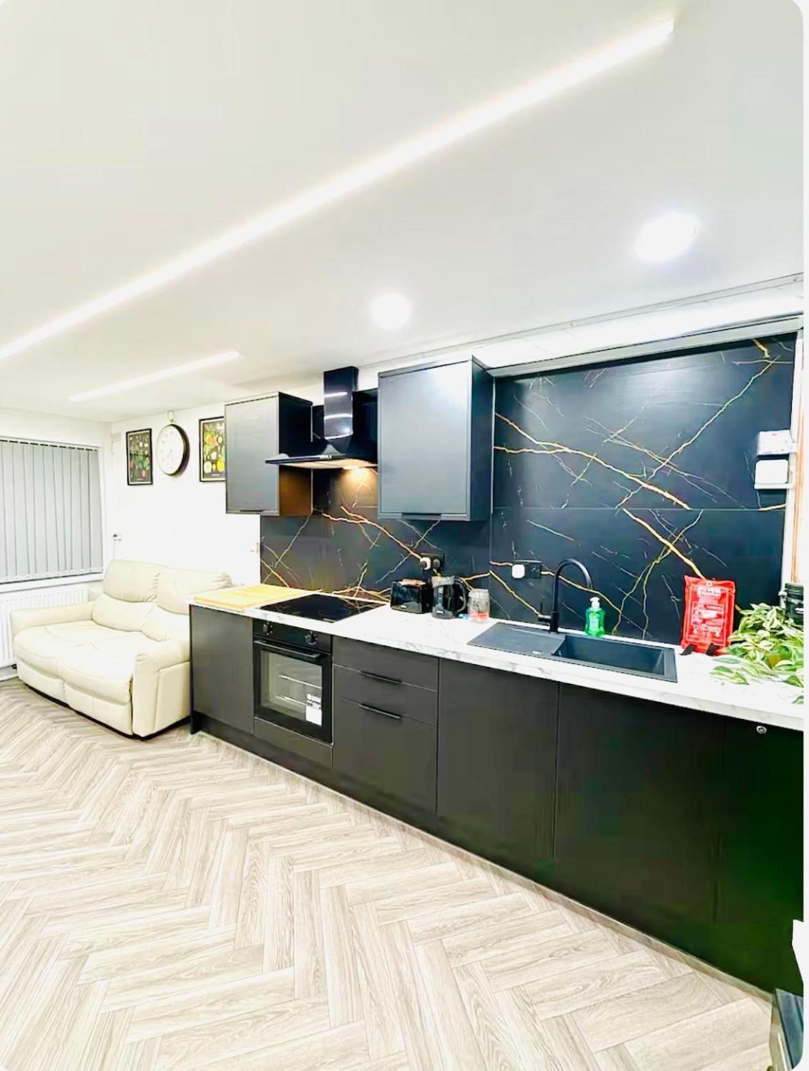 Birmingham City Centre- 9 Bed House With Free Parking Bagian luar foto